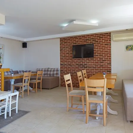 ホテル Family Milev