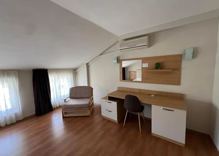 Family Milev فندق