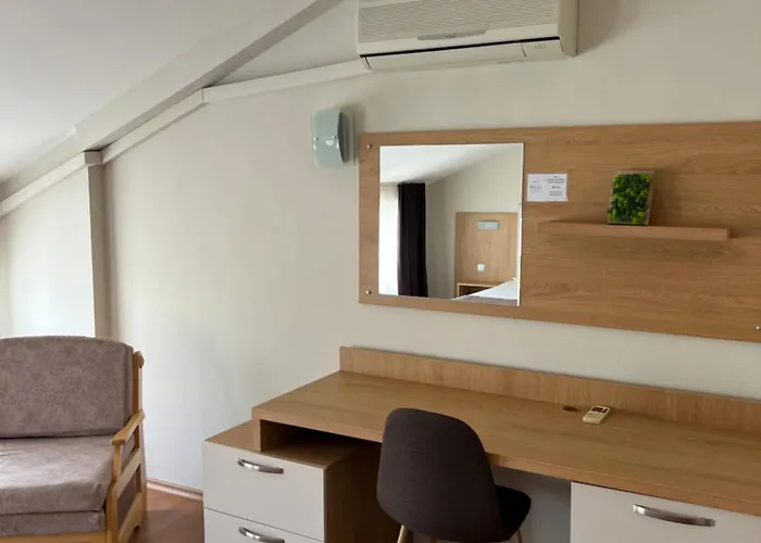 Family Milev فندق 2*